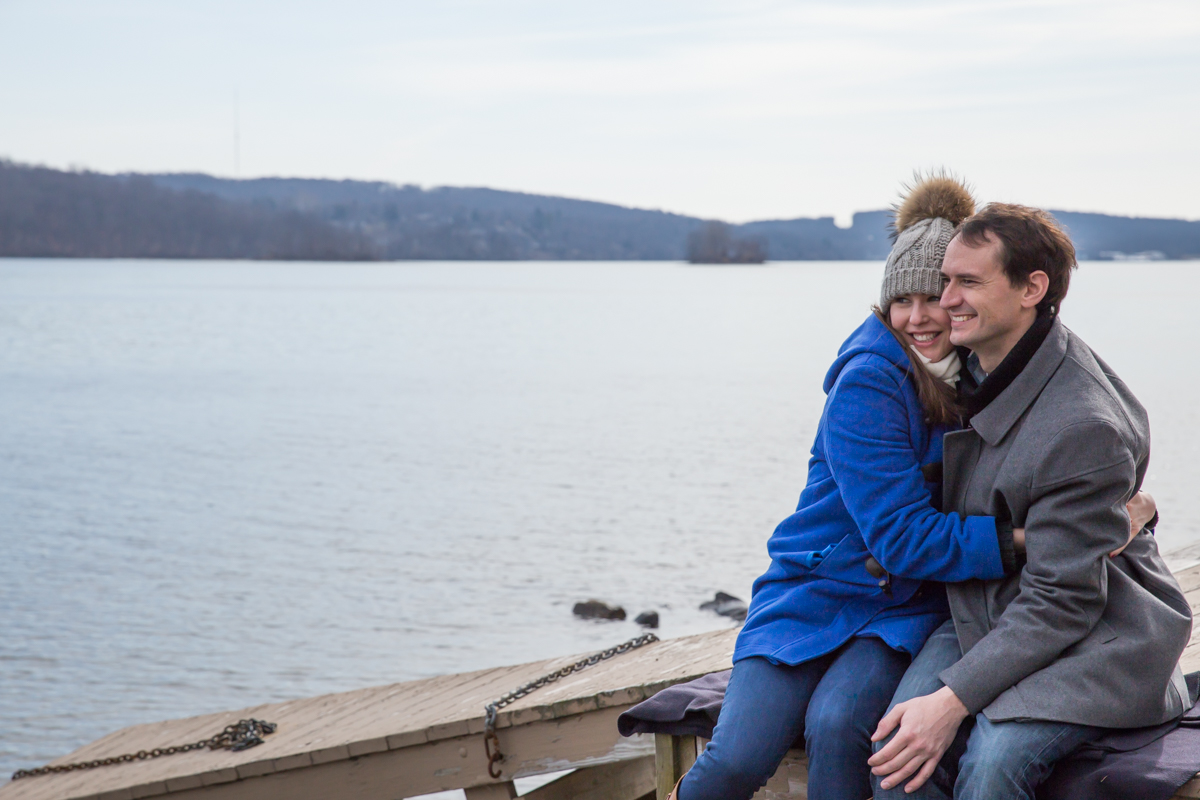 Relaxed winter engagement photo