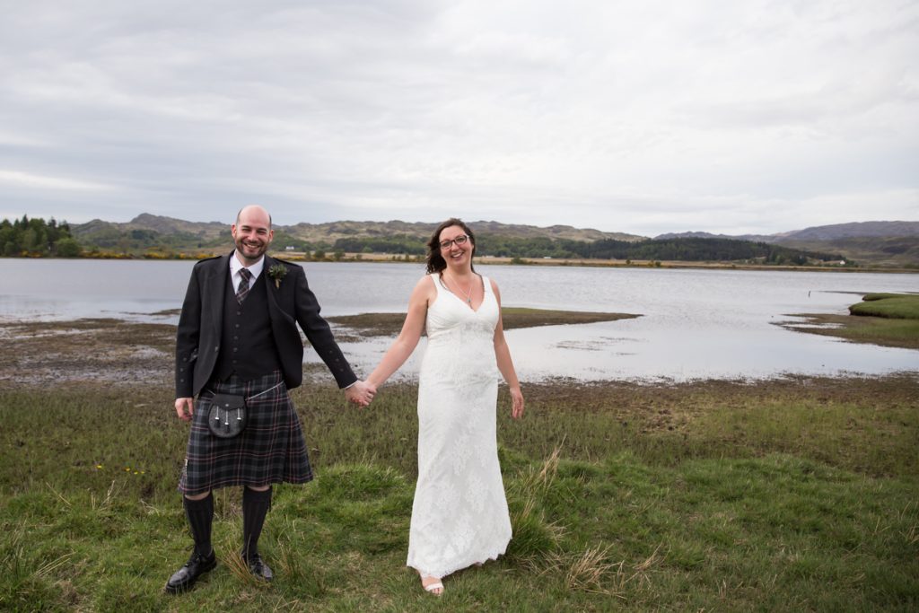 Outdoor wedding photography by a lake